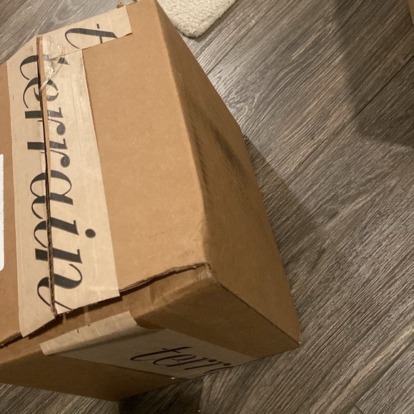 New Heart Vase - Picture 3 of 5